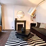 Charming In Heart Of Marais