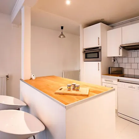 Charming In Heart Of Marais