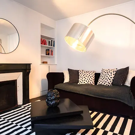 Charming In Heart Of Marais Appartamento