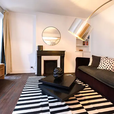 Charming In Heart Of Marais