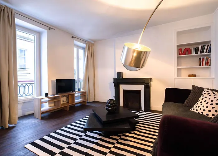 Charming In Heart Of Marais 아파트